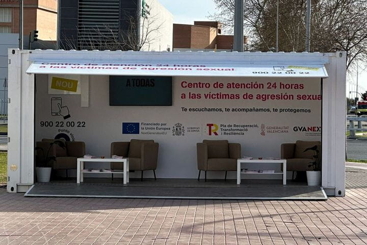 Espacio modular para Punto Violeta