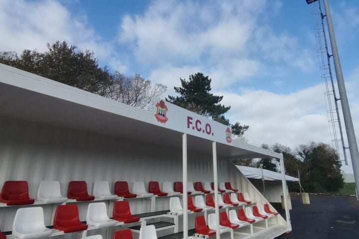 La afición del Ortigueira F.C. estrena graderío